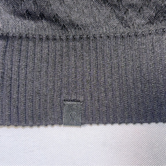 NWOT Lululemon Rest Less Pullover Hoodie Textured Black size 6/8 - Picture 5 of 6